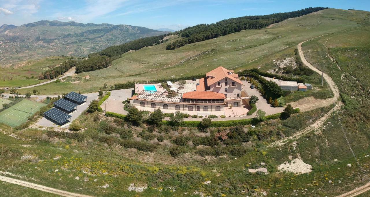 Pigna D'Oro Country Hotel Santo Stefano Quisquina Eksteriør billede